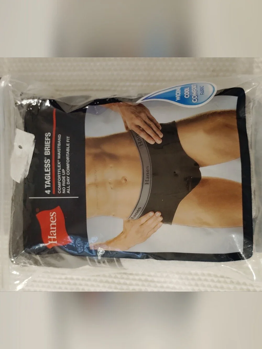 Hanes 4 Pack Tagless Briefs Wicking Cool Comfort Fabric, Comfortflex Size XL.